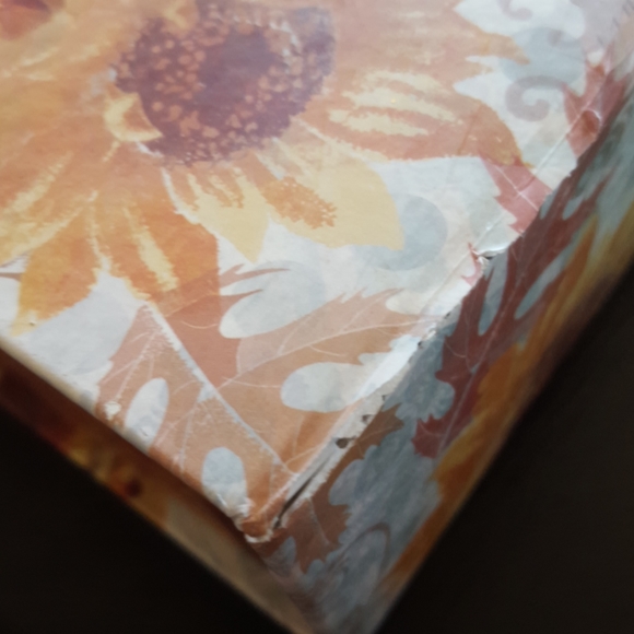 Sunflower storage box - Picture 8 of 9